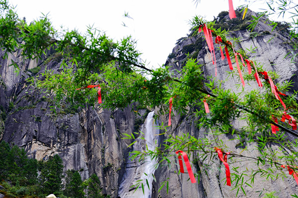 情緣藏地，原野探秘，拉薩，巴松措，新措徒步，魯朗林海田園風(fēng)光，雅魯藏布大峽谷，納木措環(huán)湖，圣象天門，三生石，月牙灣8晚9日游